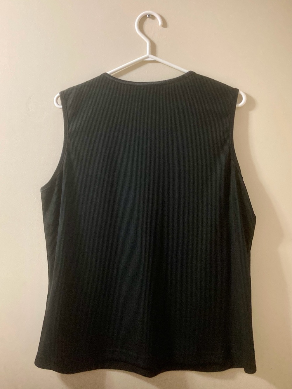 Alia Black Sleeveless Ribbed Tank Top - Picture 2 of 4
